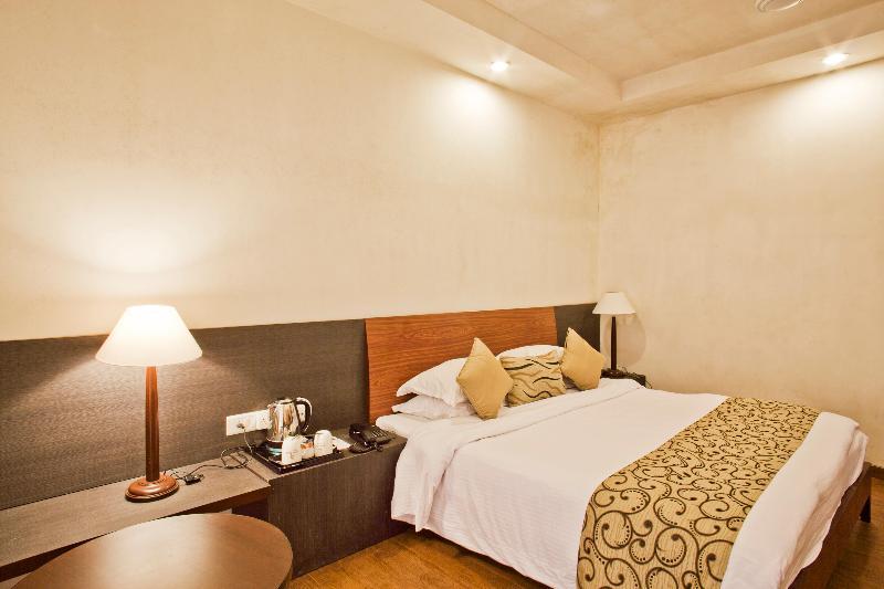 The Riverview Retreat Corbett By Leisure Hotels Garjia Εξωτερικό φωτογραφία